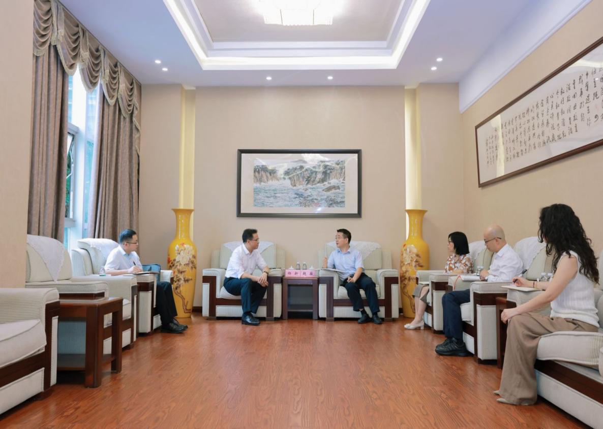 校纪委监察专员办与两江新区纪委监委开展校地合作共建