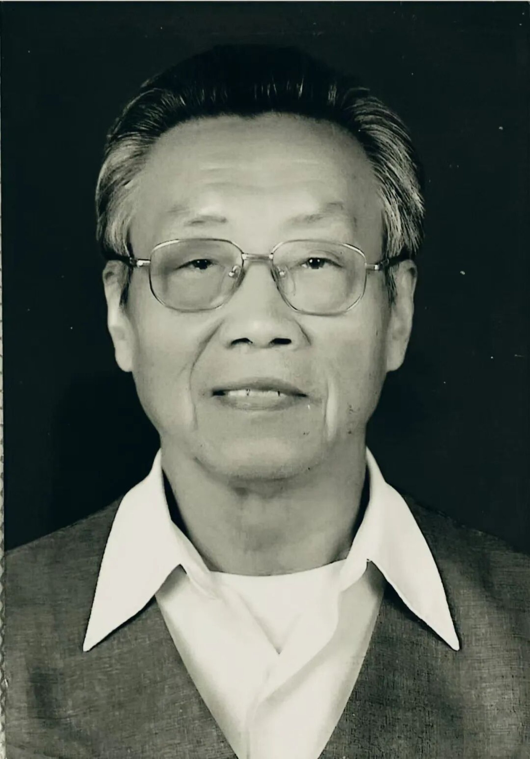 沉痛悼念并深切缅怀吴耀森同志