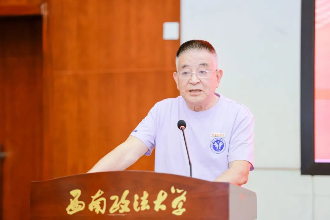 校友代表朱代恒发言.jpg