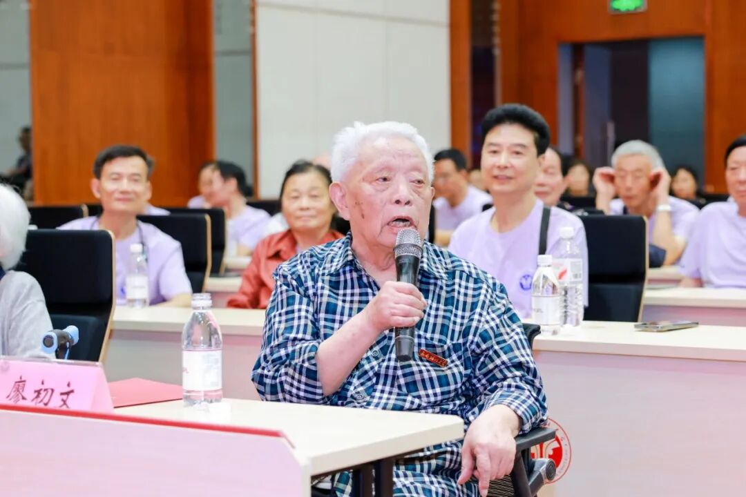 年级主任廖初文老师发言.jpg