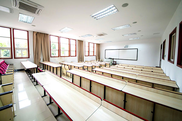 教室环境-西南政法大学干部培训-法学申硕-edp中心